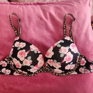 Victoria secret New Push up bra 32B